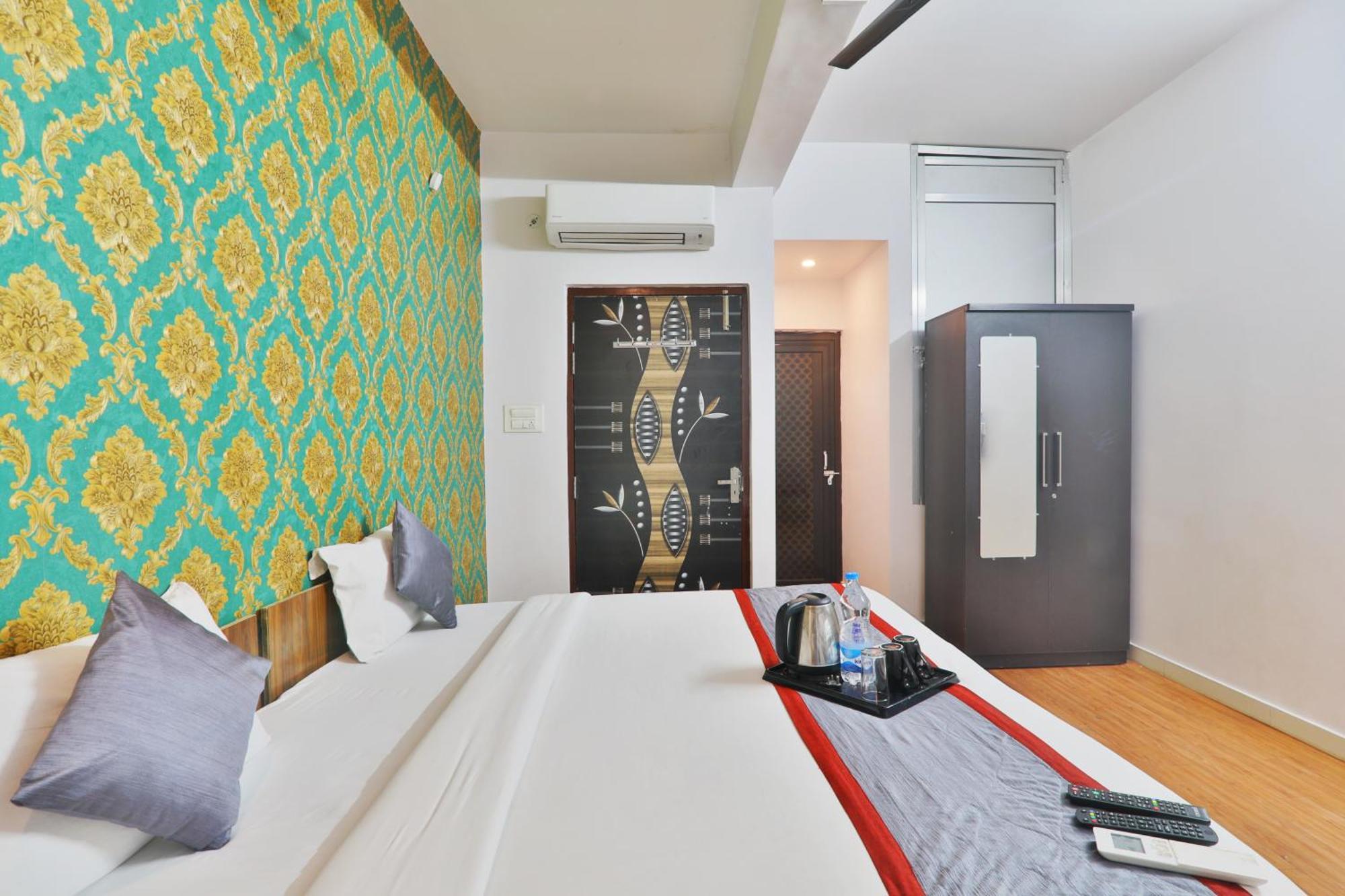 Divine Glory Hotel Lucknow Exterior foto
